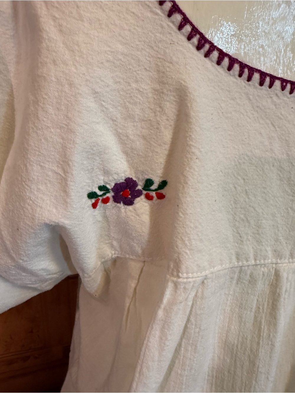 White Embroidered Women’s Peasant Top Mexican Hand Made Floral Yoke XL - Picture 6 of 15